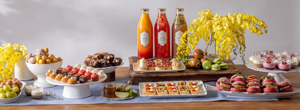 מגשי אירוח עם שילובי יין